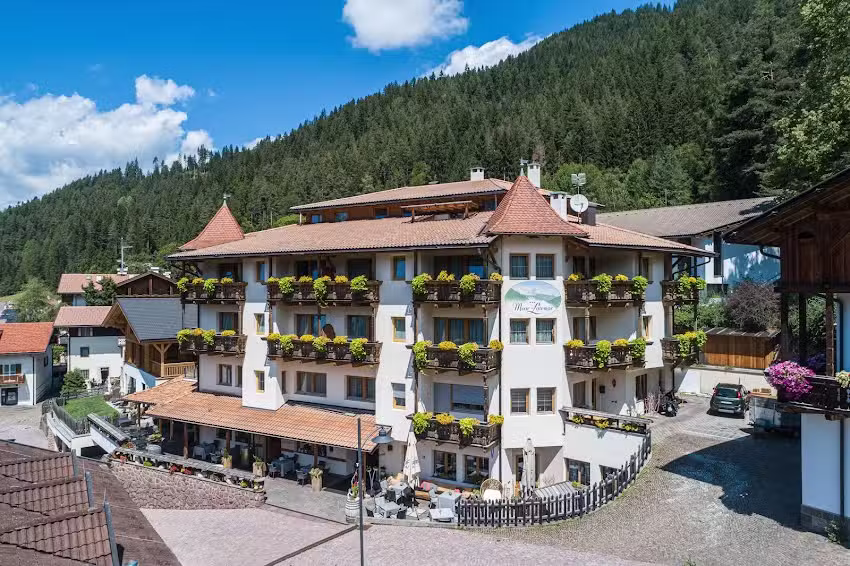 Dorfhotel Moar am Latemar