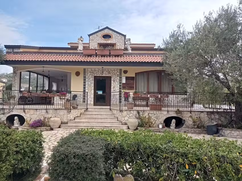 Elios Country Village