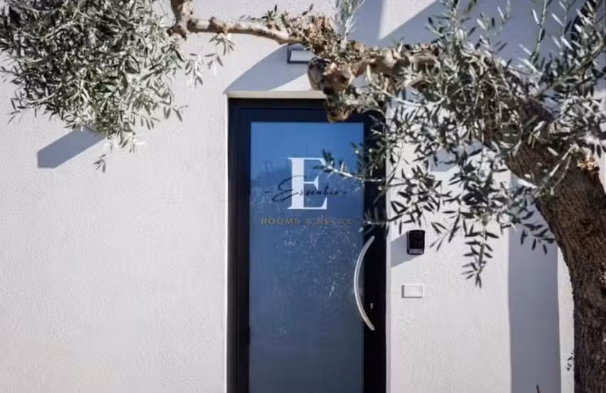 Essentia Rooms & Relax