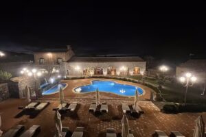 Etna Quota Mille Boutique Hotel, Typical Sicilian Food & Wine
