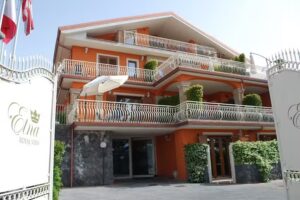 Etna Royal View – Residence Appartamenti Casa Vacanze Holiday Home alle pendici dell’Etna