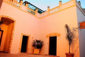 Exedra Holiday House