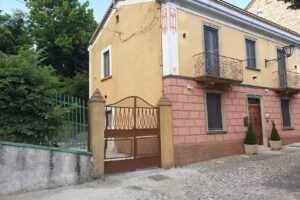 Faeto Casa Vacanza “La Casa del Professore” – “La Case du Prefessaue”