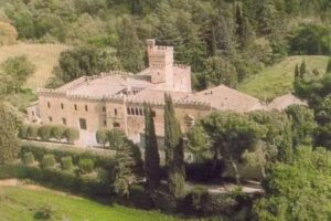 Fattoria Palazzo di Piero – accommodations, natural wines & organic products