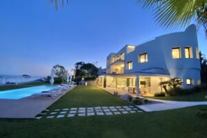 Fenandgi Luxury Beachfront Accommodation