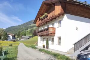 Ferienwohnungen Klamperhaus-Hof