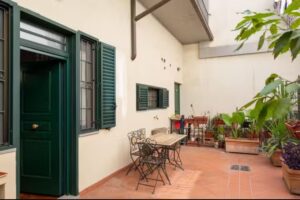 Florence Statuto Apartment