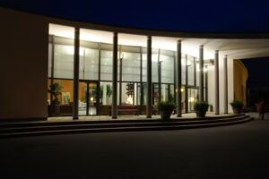 FlyOn Hotel & Conference Center