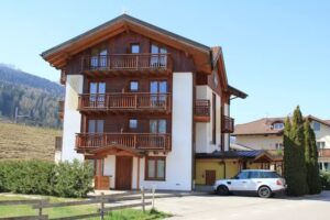 Garni’ Il Giglio Di Crini Piero & C. Snc