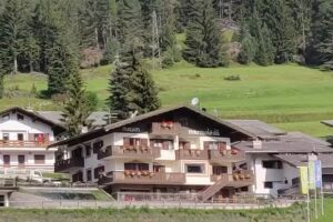 Garni’ Mason Marmoleda