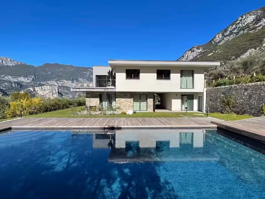 Gazzi Apartments ‘Panoramic & Relaxing’