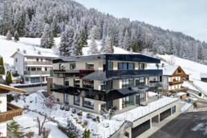 Golden Hill der Carmen Stoll – Dolomites