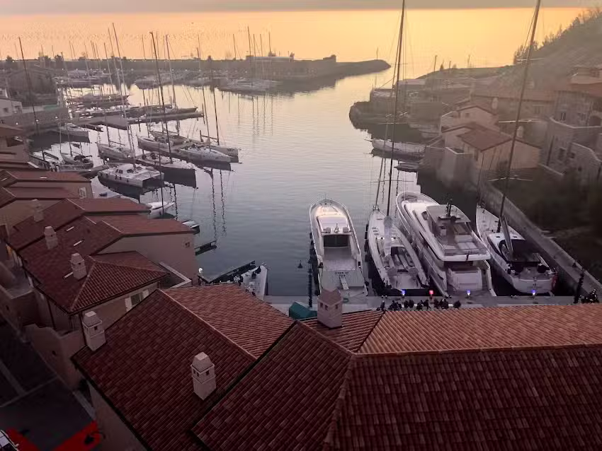 Golden Rooms Bed & Breakfast