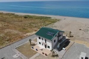 Green House Beach – Villa Apartments