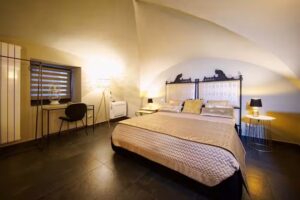 Home dentro il teatro