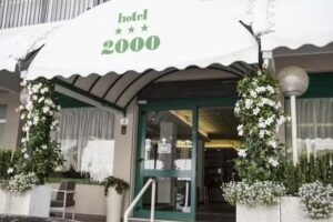Hotel 2000