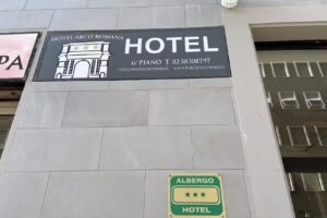 Hotel Arco Romana