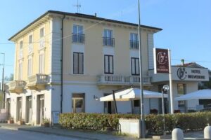 HOTEL BELVEDERE