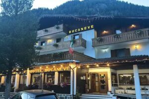 Hotel Bucaneve