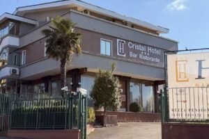 HOTEL CRISTAL