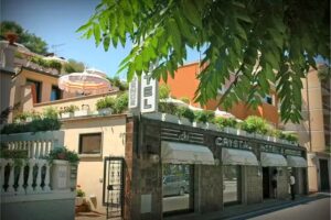 Hotel Crystal
