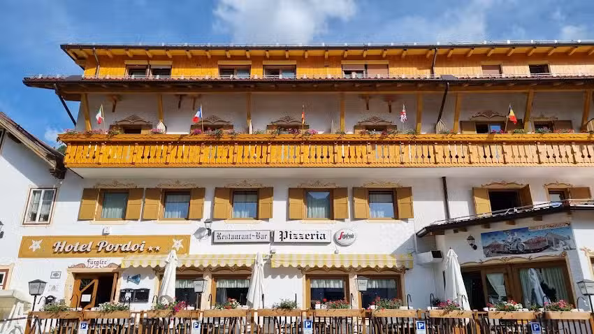Hotel & Dependance Pordoi