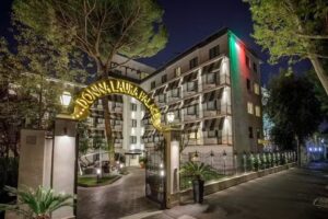 Hotel Donna Laura Palace