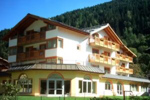 Hotel e Residence Canada di Pinzolo