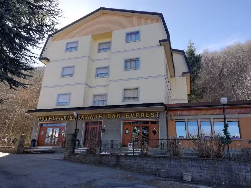 Hotel Everest