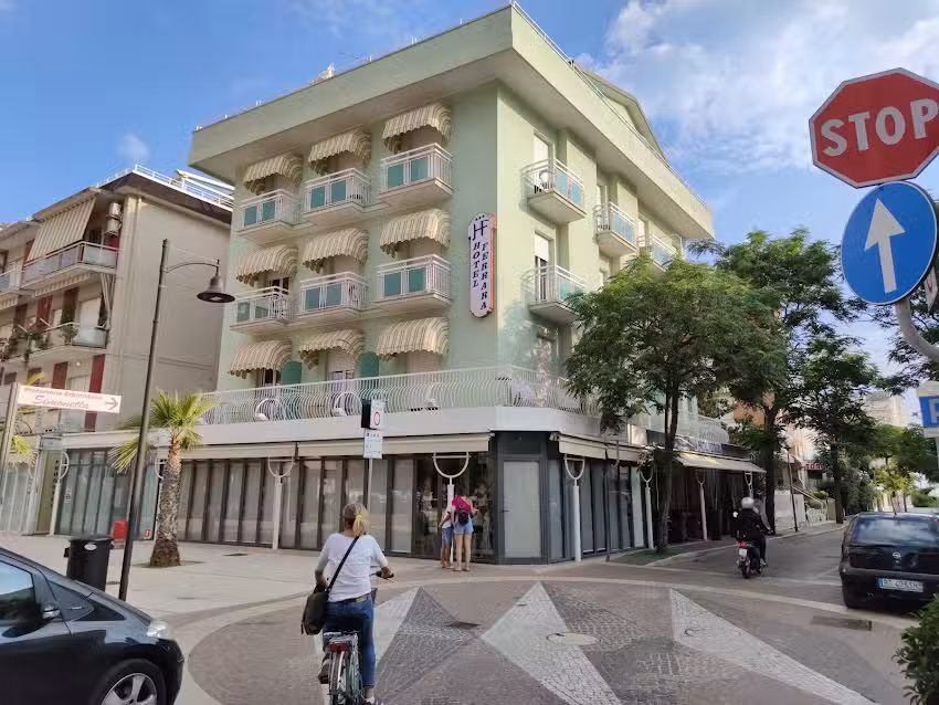 Hotel Ferrara