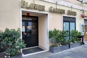 Hotel Flower Garden