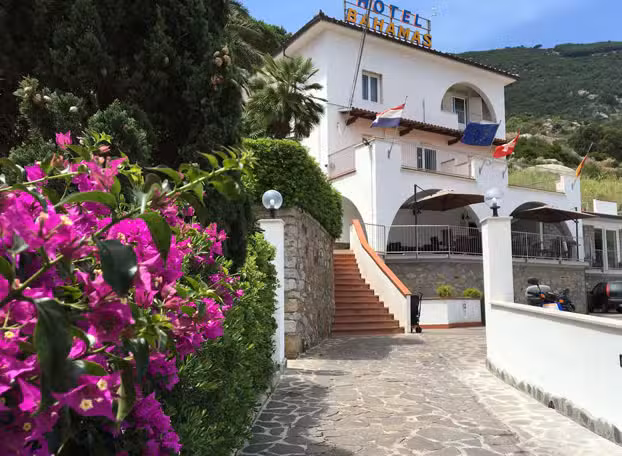 Hotel Isola del Giglio Bahamas – ALBERGO a 150 metri dal Porto ISOLA DEL GIGLIO – Vacanze all’Isola del Giglio