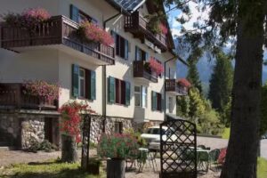 Hotel Meublè Oasi Cortina