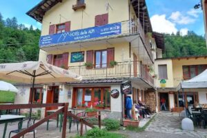 Hotel Miramonti 1957 – Ski Rental & Service