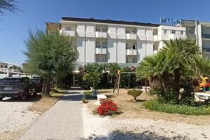 Hotel Nettuno: Hotel 3 stelle Senigallia