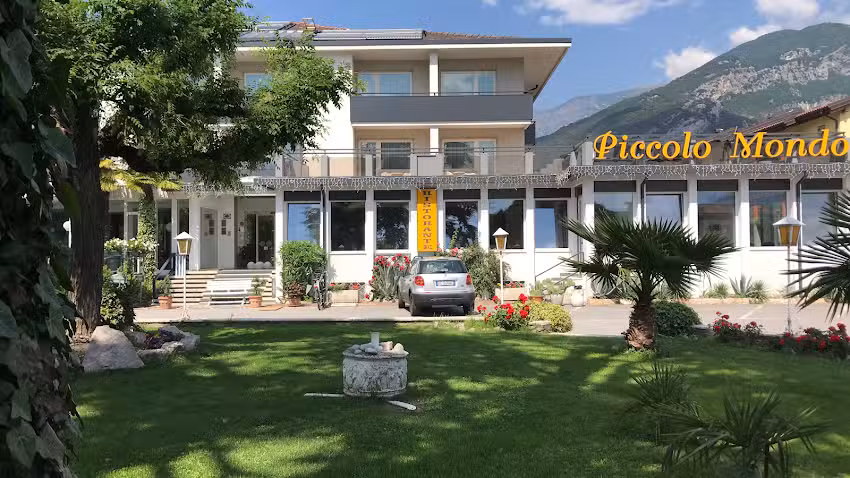 Hotel Piccolo Mondo Srl