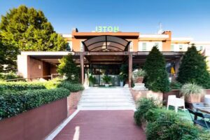 HOTEL QUERINI. Essential Business Hotel a Sandrigo