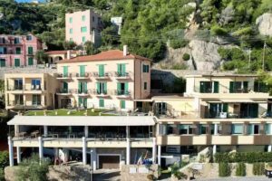 Hotel & Residence Holiday