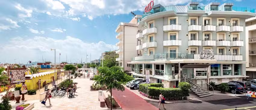 Hotel Rex fronte mare – Riccione