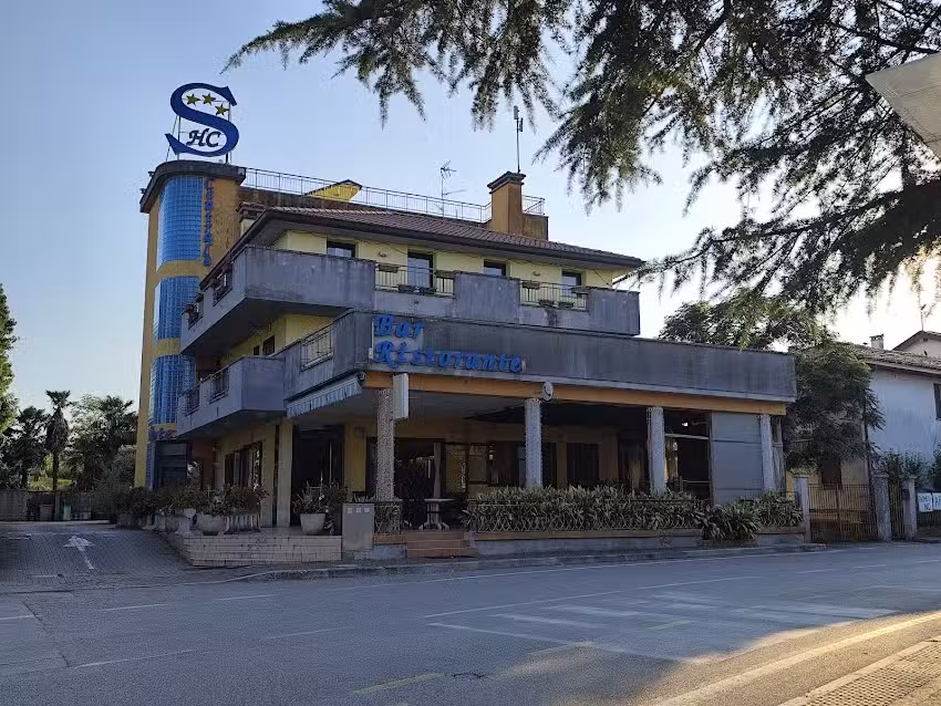 Hotel Ristorante Bar Centrale di Sandron Franco