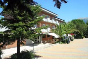 Hotel Ristorante Miramonti