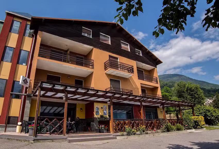 Hotel Ristorante Pizzeria La Svolta