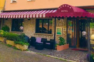 Hotel Serena