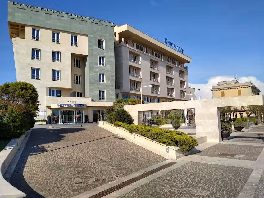 Hotel Tiber Rooftop & Wellness