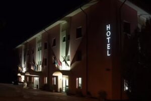 Hotel Versailles Srl