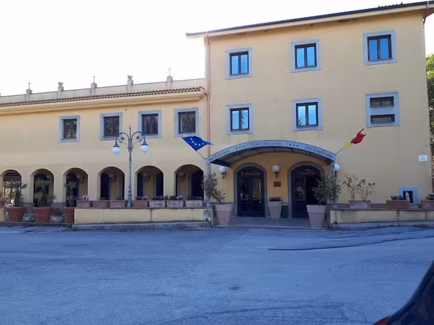 HOTEL VILLA GIULIA VIA DAFNE 2