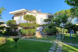 Hotel Villaggio “IL CARLINO”