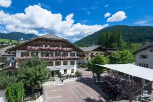 Hotel Weisses Lamm / Agnello Bianco