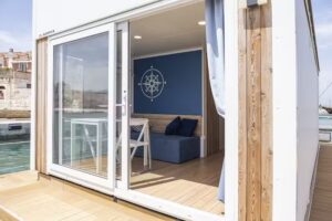 Houseboat Floatart Experience Bisceglie