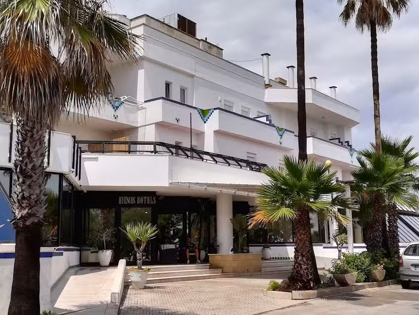 Hyencos Hotel Calos